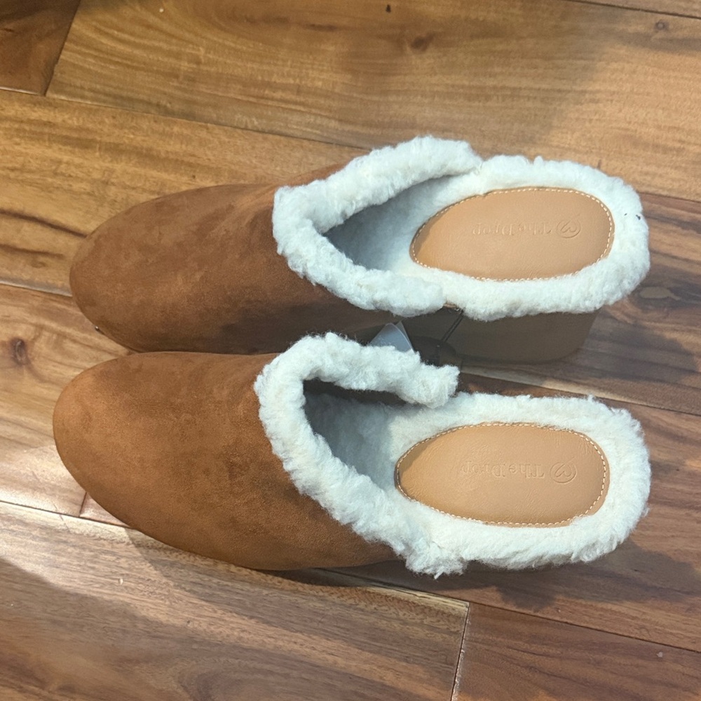 Cozy Faux-Suede Shearling-Lined Mule - Tan